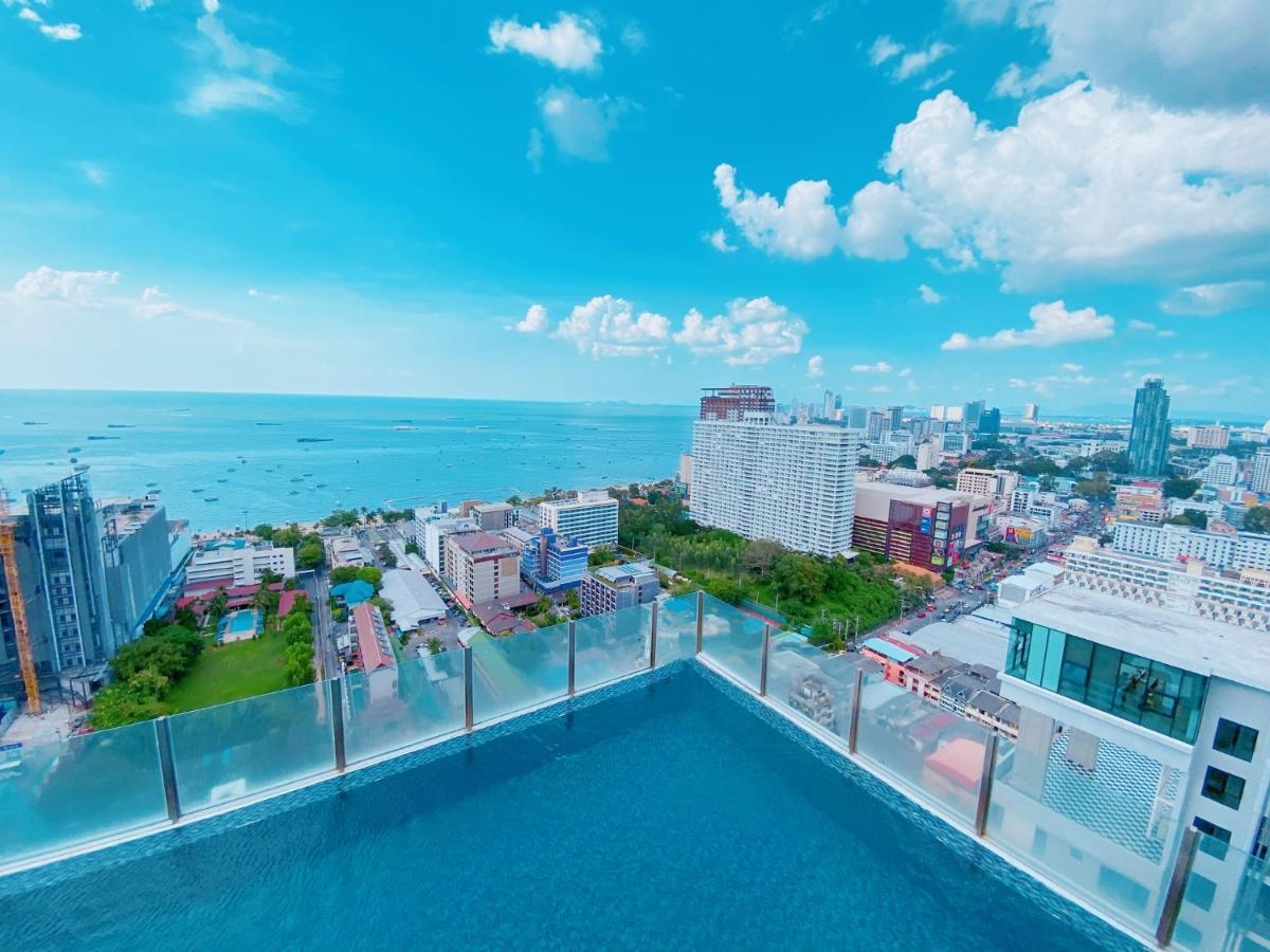 The Base Seaview Holiday Inn Pattaya Extérieur photo