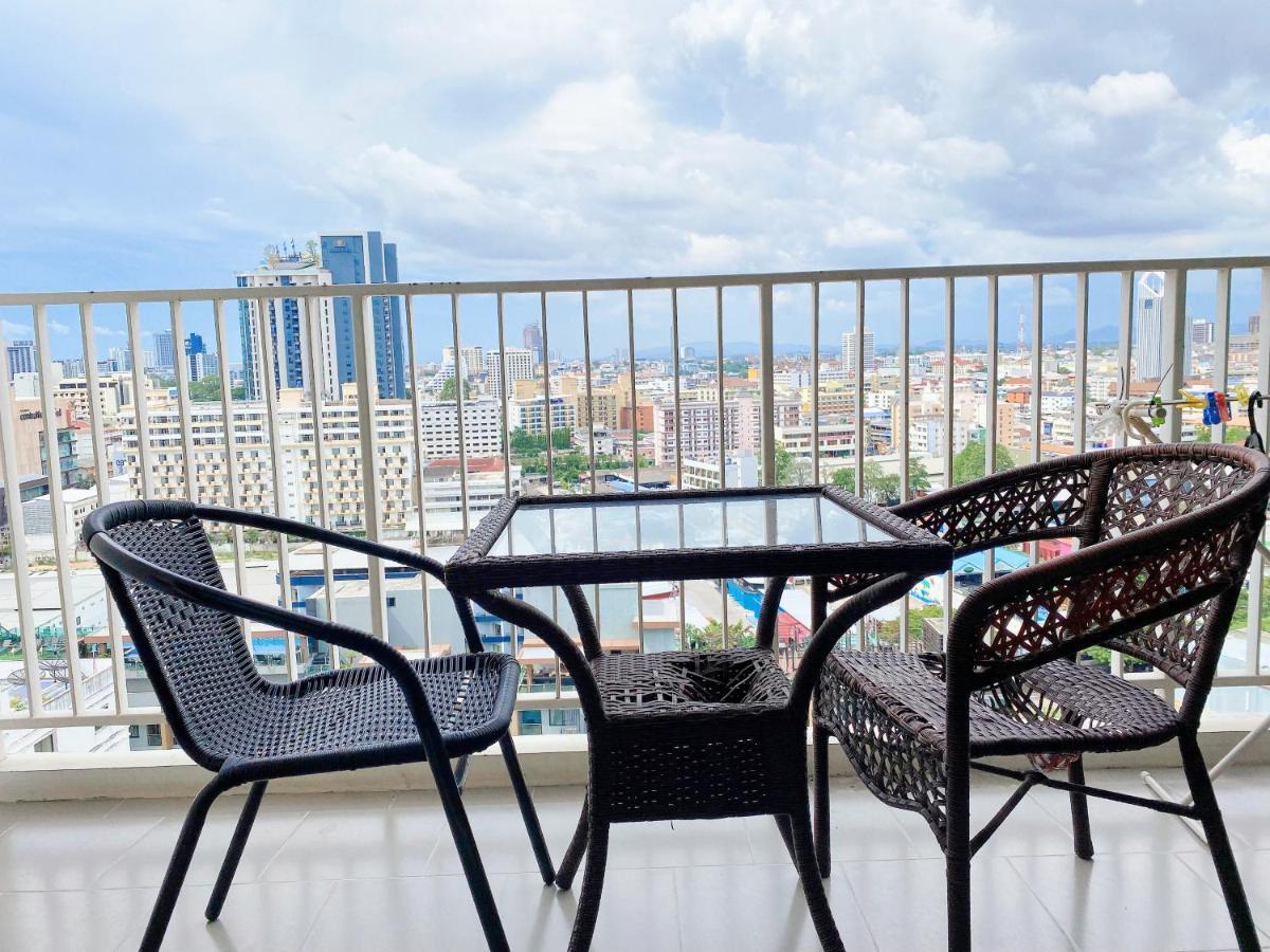 The Base Seaview Holiday Inn Pattaya Extérieur photo