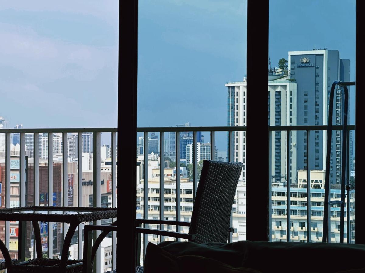The Base Seaview Holiday Inn Pattaya Extérieur photo