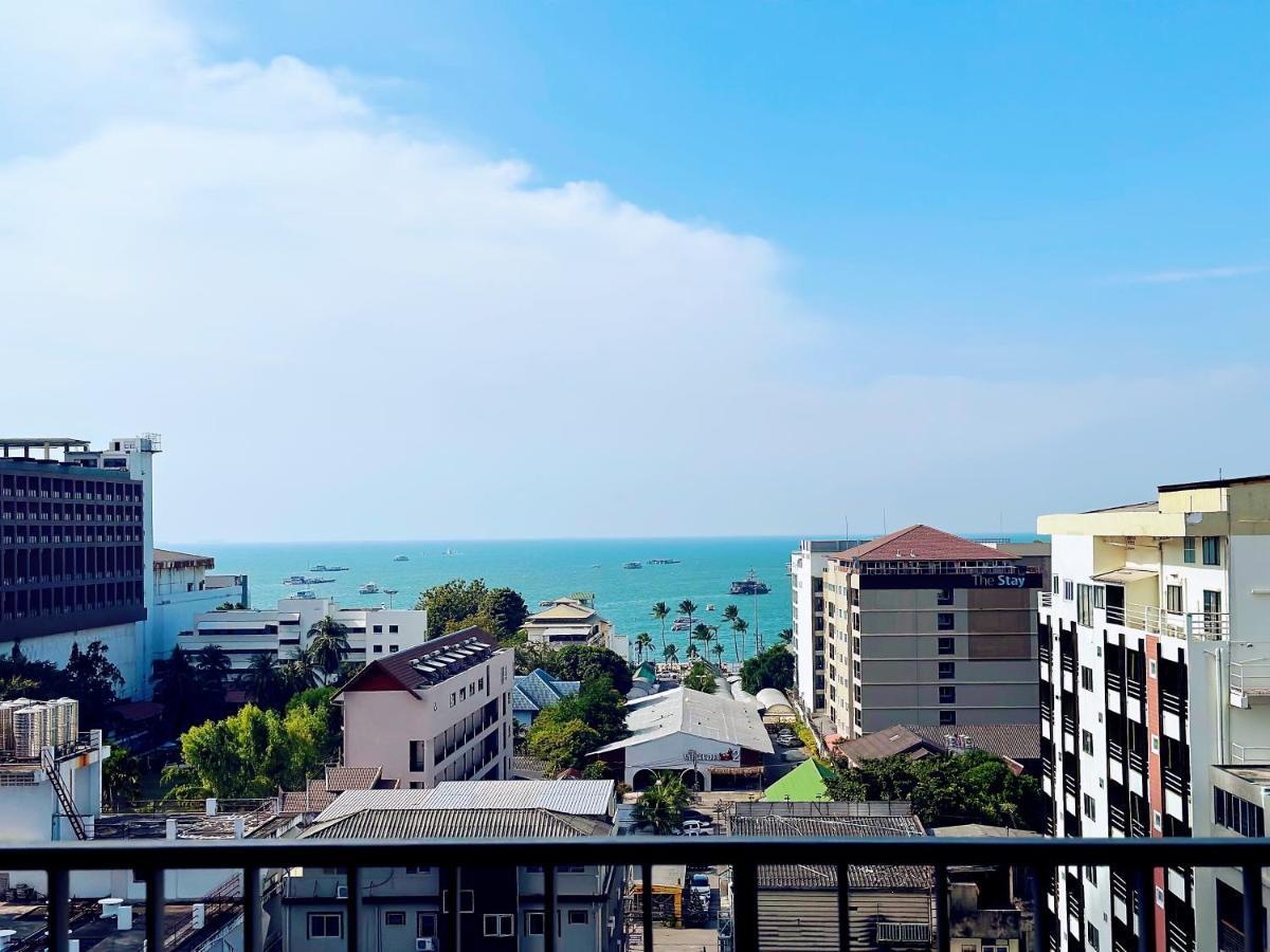 The Base Seaview Holiday Inn Pattaya Extérieur photo